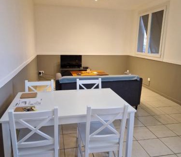 Diemoz Apartamento | Bien proche de Aeroport St Exupéry Village de Marques et Lyon