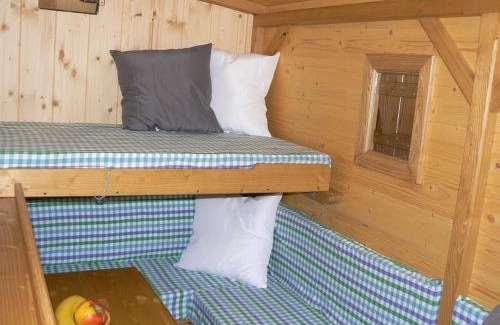 Wildberg Otro | Bienenwagen der Naturheilpraxis Melchger