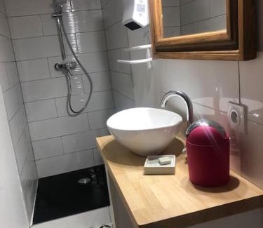 Pieusse Apartamento | Bienvenue « À l’ombre du figuier »
