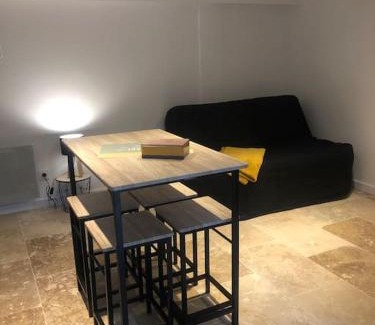 Pieusse Apartamento | Bienvenue « À l’ombre du figuier »