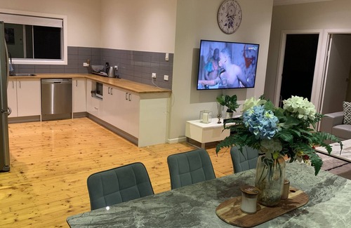 Leichhardt Casa | Big 2 bedroom family size home