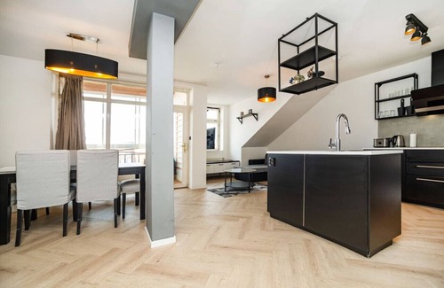 Prague 3 Apartamento | Big 4-bedroom flat, terrace with great Vítkov view