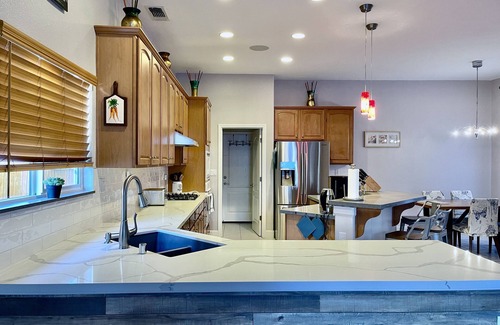 North Natomas Casa | Big 4 bedroom house with parkview 15 min to airport or downtown