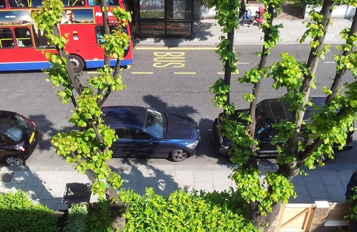 Notting Hill Apartamento | Grande y brillante de 2 camas cerca del mercado y tubo de Portobello