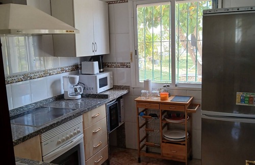 Gibraleon Casa | Espaciosa y confortable casa independiente en la finca La Guindilla con piscina