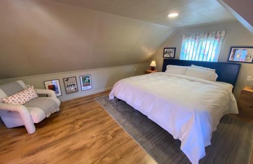 Kitchener Apartamento | Big apartment by the Farmers market