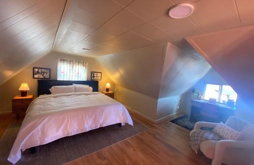 Kitchener Apartamento | Big apartment by the Farmers market