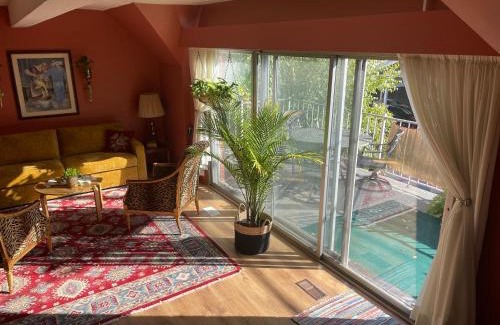 Kitchener Apartamento | Big apartment by the Farmers market