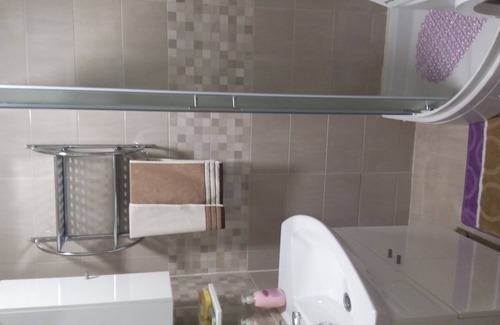 Korenica Condominio | Apartamento grande (80m2) con 2 dormitorios, cocina, salón, baño, balcón.