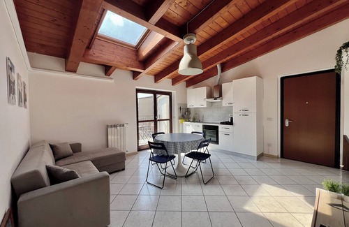 Acquabella Apartamento | BIG Attico Goldoni 2 bathroom [Duomo-M4 Lin Airport]