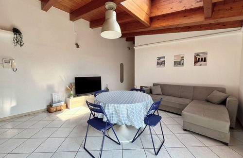 Acquabella Apartamento | BIG Attico Goldoni 2 bathroom [Duomo-M4 Lin Airport]