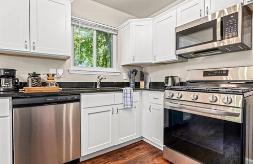 Warren Casa | Big bang in a little boxx
