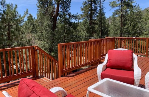 Fawnskin Casa | Big Bear Hillside Cabin