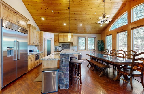 Montgomery Estates Casa | Big Bear Lodge with Hot Tub, Sauna, Game Room, Decks & 4 Fireplaces
