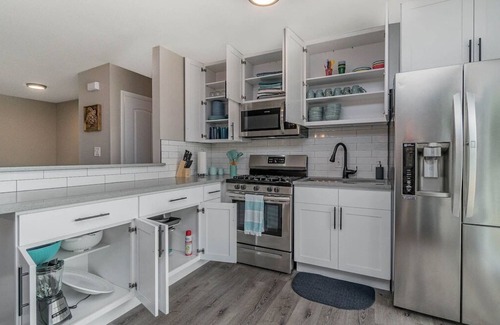 Michigan City Casa | Big Blue beach house with a hot tub!