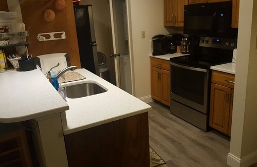 Lake Harmony Condominio | Big Boulder Lake Front Condo / WiFi gratis y estacionamiento / piscina / jacuzzi / chimenea / parrilla