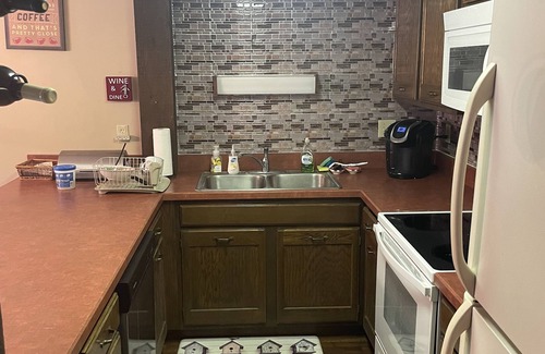 Lake Harmony Casa | Big Boulder-Lake Harmony Townhome Skiing, Lake and Restaurant within walking