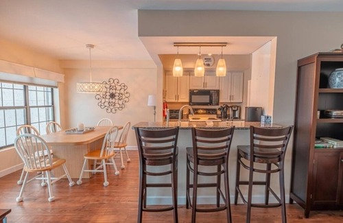 Lake Harmony Condominio | "Big Boulder Lake Retreat" 2min to Ski, Cozy Fireplace, 10min to Waterpark