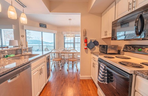 Lake Harmony Condominio | "Big Boulder Lake Retreat" 2min to Ski, Cozy Fireplace, 10min to Waterpark