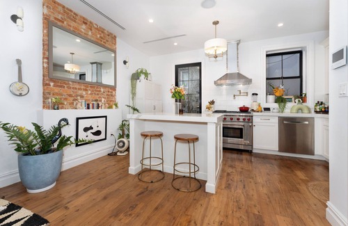 Crown Heights Casa | big bright BK flat, sunny deck, chabad friendly