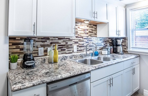Detroit Casa | Big Central Stylish 3 BR/ 3 bath Townhouse. Game room . Home office.