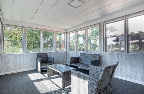 Detroit Apartamento | Big Central Stylish 3 BR/ 3 bath Townhouse. Game room . Home office.
