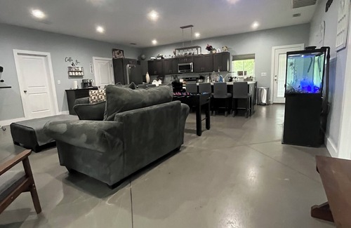 Polk City Casa | Big Country, but close to top theme parks