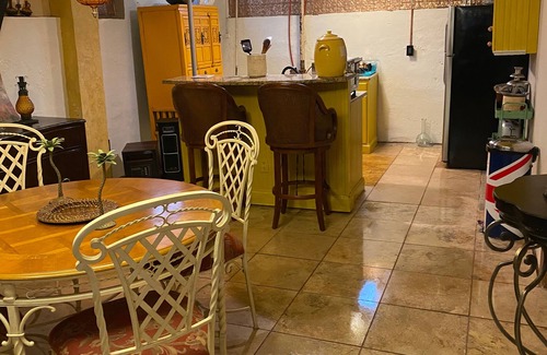Mooresville Casa | Gran sótano acogedor cerca del centro.