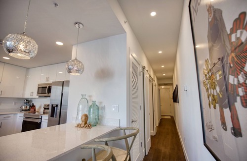 Central Sarasota Condominio | Big discount for month of December-Bring your boat to beautiful Sarasota Bay!