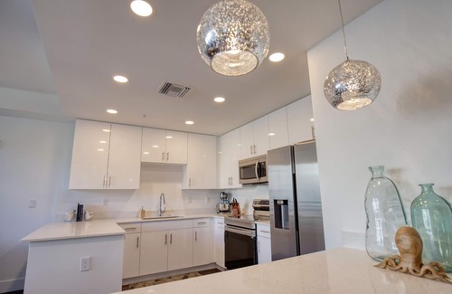 Central Sarasota Condominio | Big discount for month of December-Bring your boat to beautiful Sarasota Bay!