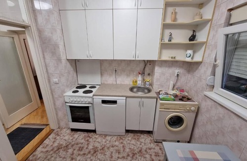 Stari Grad Apartamento | Big Downtown 2 Bedroom Apartment across National Theater