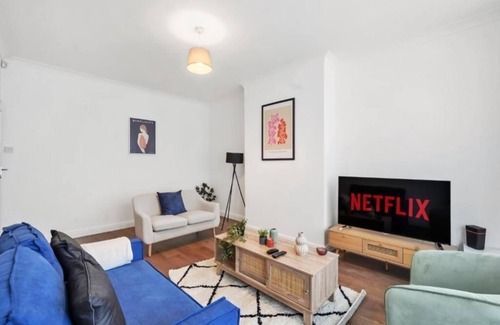 Brondesbury Park Casa | Big Family Friendly House | Parking | Kensal Rise