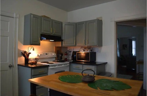 Mount Pleasant Casa | Big family gatherings