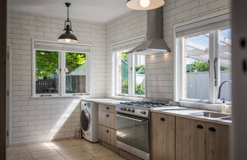 Papatoetoe Casa | Big Family House 9 BR 4BH 13 BED