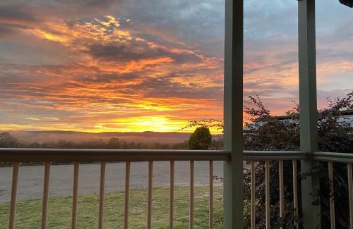 Shire of Stanthorpe Cama Y Desayuno | Big Fella Wines & Farmstay
