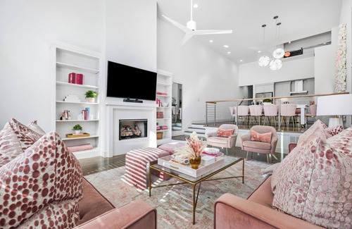 West End Casa | BIG GROUP TRIPS! PRIME LOCATION 2MILES TO BROADWAY!!! UP TO 5 HOMES TOGETHER!