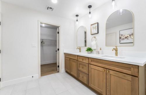Las Vegas Casa | Big Groups, Heated Pool, 10 Mins To Strip, Games