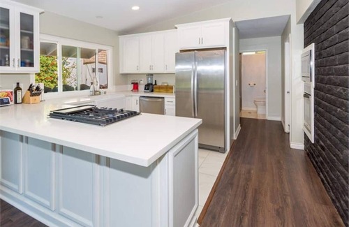 Simi Valley Casa | Big Home with Mini Golf Course Ideal for Long Stay