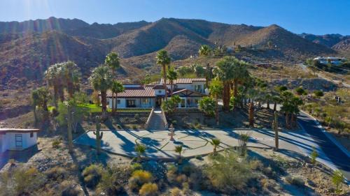 Palm Desert Villa | Big Horn Desert Estate Luxury Smarthome - Amazing Pool & Game Room!