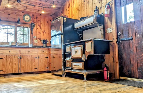Colonial Pine Hills Cabina | Big Horn Sheep Cottage Near Mt. Rushmore