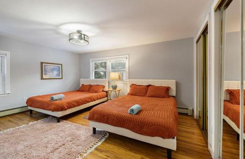 Stony Point Apartamento | Big House, Hot tub, Very large backyard