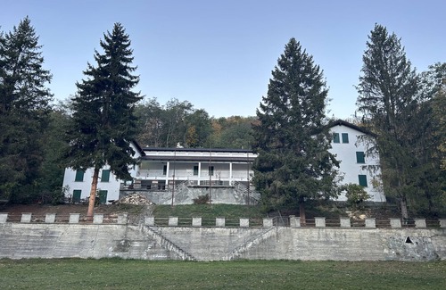 Antey-Saint-Andre Casa | Big house Italian alps for groups of 10 to 70 min 3 days ,2 pers contact web!