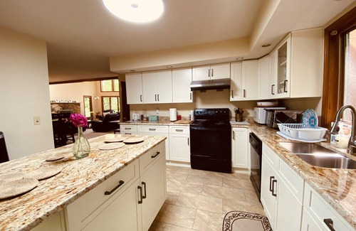 East Stroudsburg Casa | Big House On The Hill, Pocono - Bañera de hidromasaje, sauna, chimenea