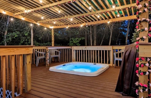 Long Pond Casa | Big House Pocono w/ outdoor spa, Sauna, game room, BBQ, by Kalahari & Camelback