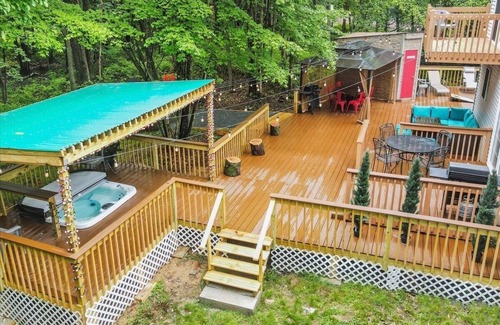 Long Pond Casa | Big House Pocono w/ outdoor spa, Sauna, game room, BBQ, by Kalahari & Camelback