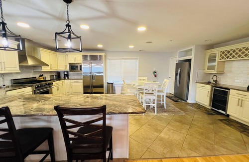 Wildwood Crest Casa | Lujo 5BR 1Den 6BA 5000 pies cuadrados Inicio cerca del océano y paseo marítimo con piscina, vista al mar