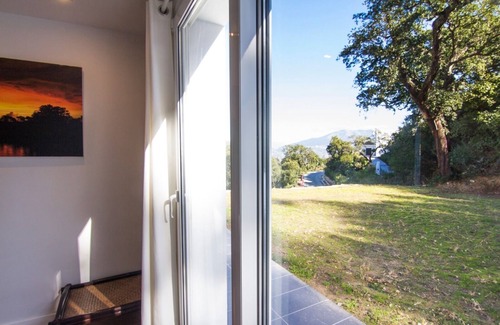 Ojen Villa | Gran Villa moderna, con espectaculares vistas a la montaña