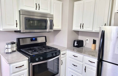 West Seneca Casa | Big new house with huge parking