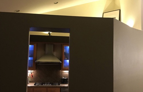 Crocker Casa | “BIG” PAD - 7 rooms total 15 total beds + Spa Jacuzzi