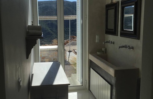 Pylos-Nestoras Villa | Villa ecológica en las montañas con piscina privada y vistas increíbles al mar
